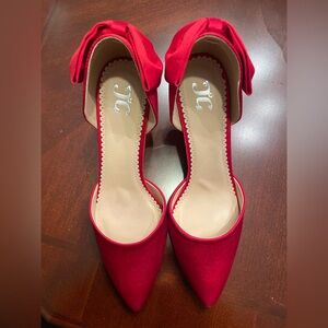 NIB Chic Red Satin Bow Heels 11M